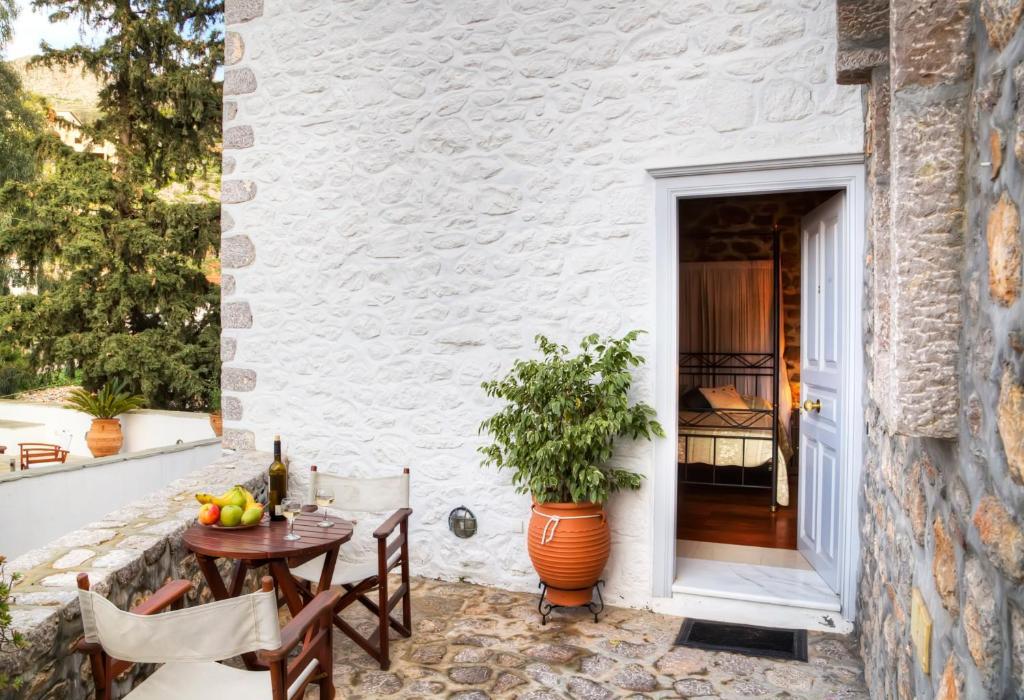 Nereids Guesthouse هيدرا الغرفة الصورة